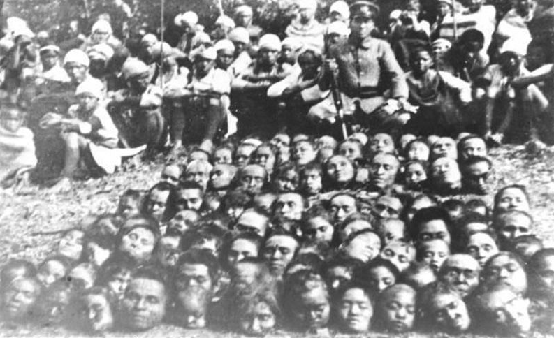 Chinese people decapitated by the Japanese. The manifestation of living in a fantasy