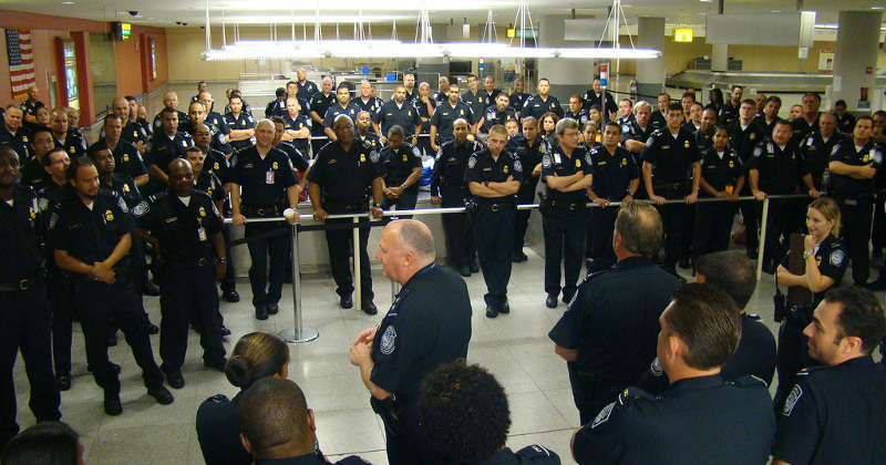 Customs Agents Ignore Judge, Enforce Trump’s Travel Ban: ACLU